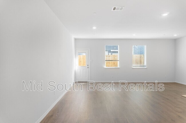 Building Photo - 7015 Vining Dr