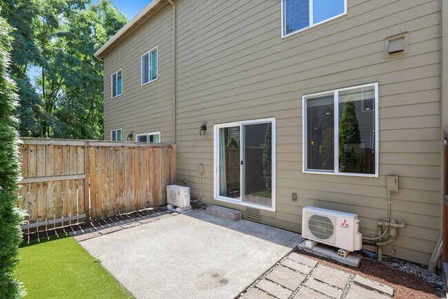 Building Photo - 17222 SW 120th Pl