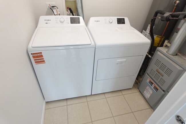 Building Photo - 3430 Blue Ridge Dr