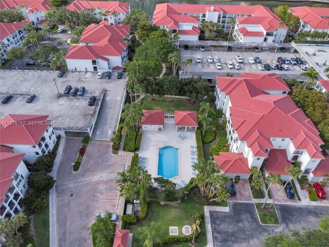 Building Photo - 3235 NE 184th St