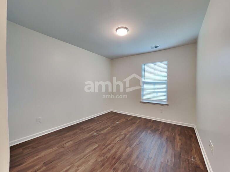 Building Photo - 1360 Hermitage Ln