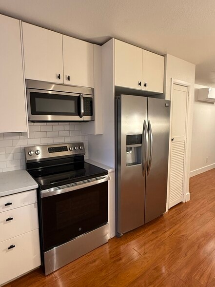 Building Photo - 6555 SW Terri Ct