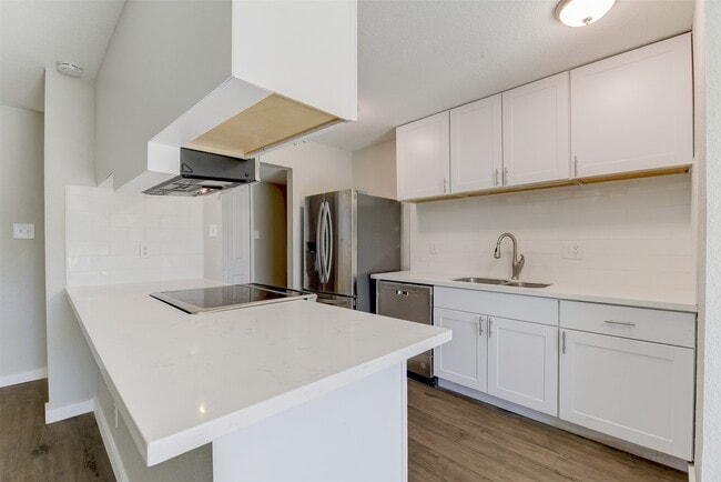 Building Photo - 24015 Beef Canyon Dr