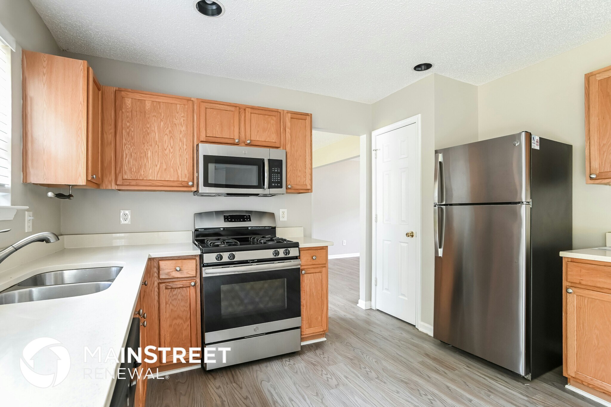 Building Photo - 4105 Edgeview Dr