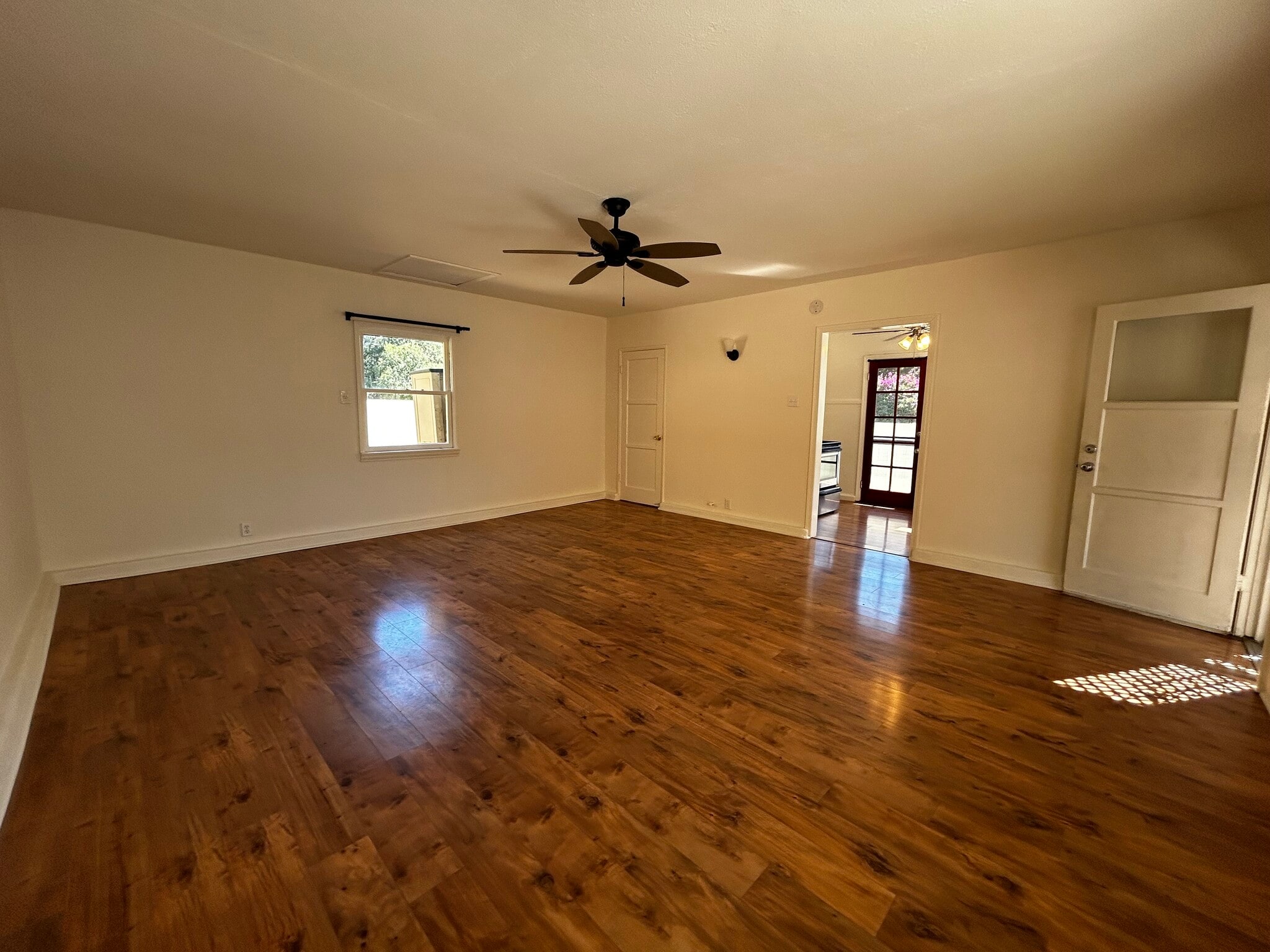 Building Photo - 254 N Canyon Blvd