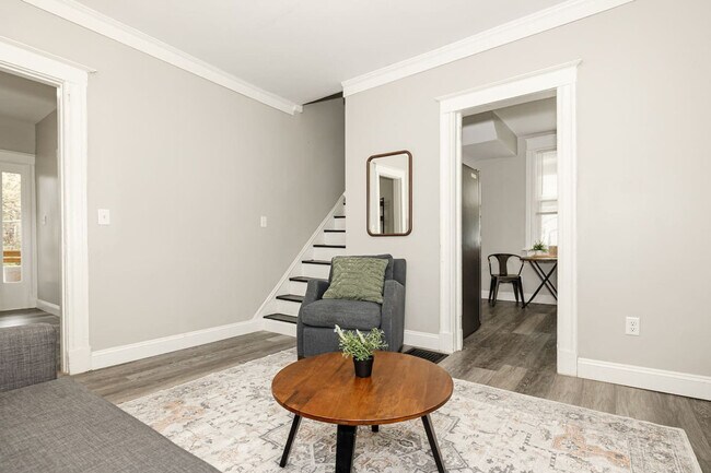 Primary Photo - 216 Gilman Ave