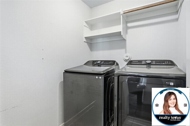 Building Photo - 224 Gidran Trail