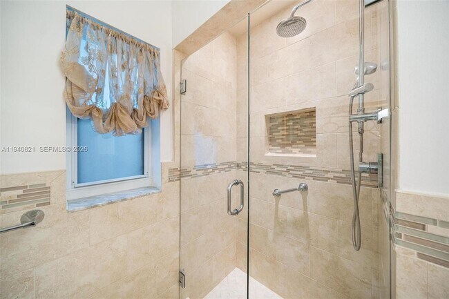 Building Photo - 648 Sevilla Ave