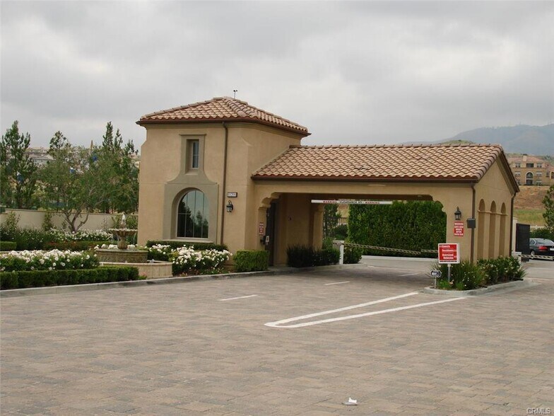 Building Photo - 20406 Paseo Cresta