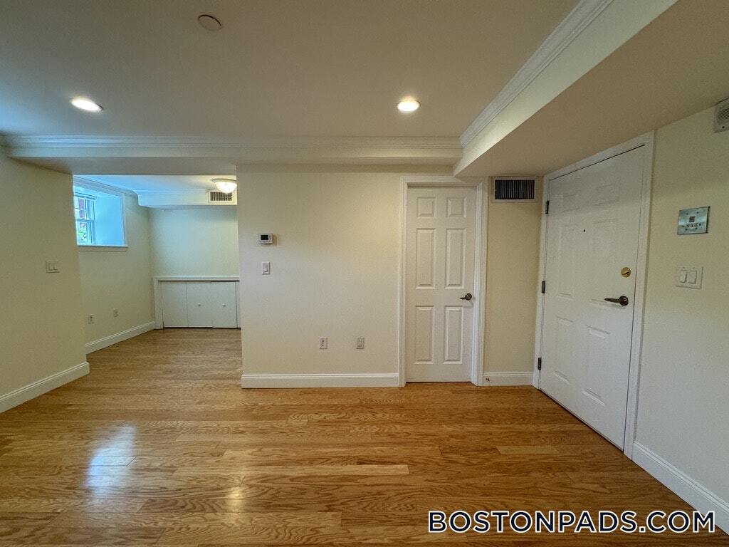 Building Photo - 3 Langdon St