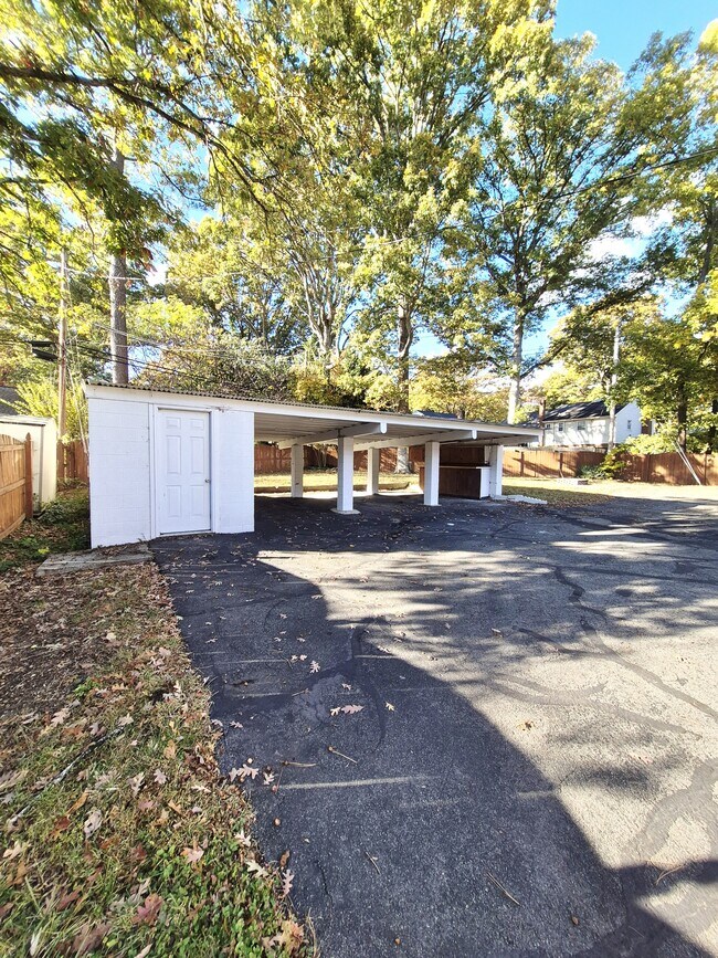 Building Photo - 2402 Fon Du Lac Rd