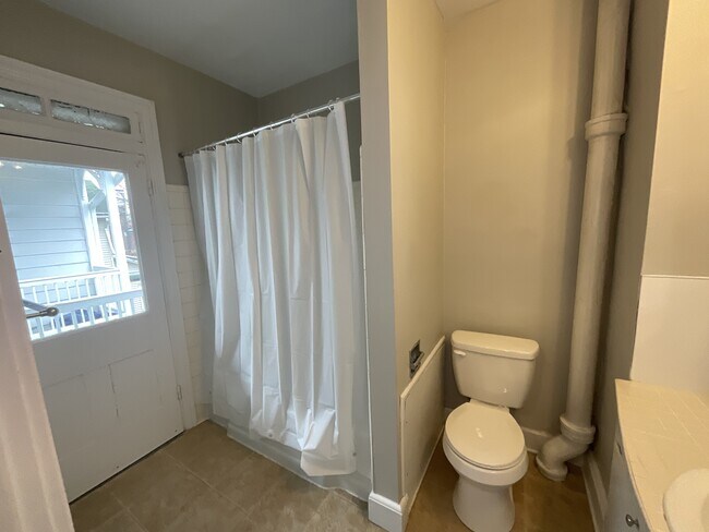 Building Photo - 254 E Louther St