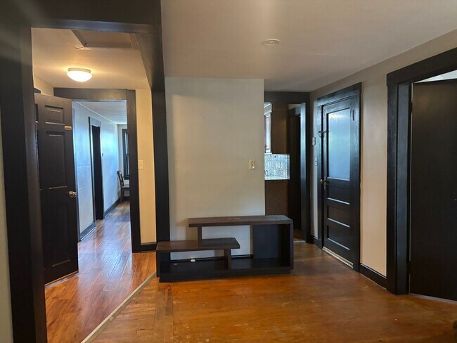 Building Photo - 576 Abbott Ave