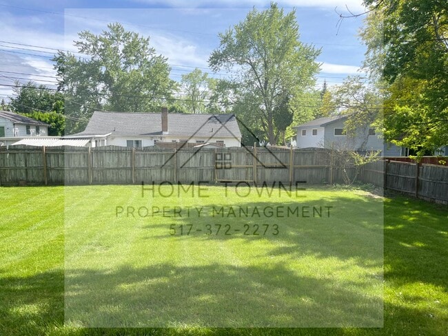 Building Photo - 1632 Greencrest Ave
