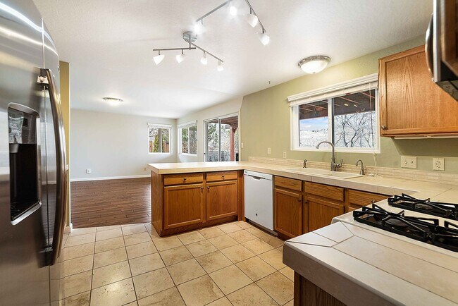 Building Photo - 1642 Caulsa Lane - Coming Soon - Available Mid May!!