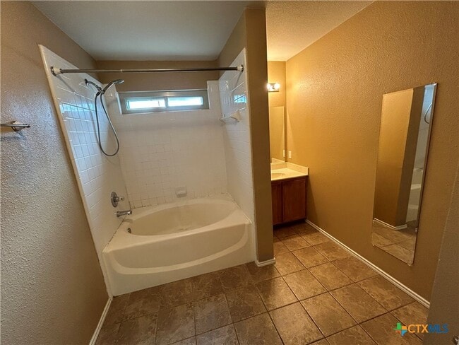 Building Photo - 4510 Dartmouth Dr