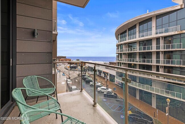 Building Photo - 15 Morris Ave