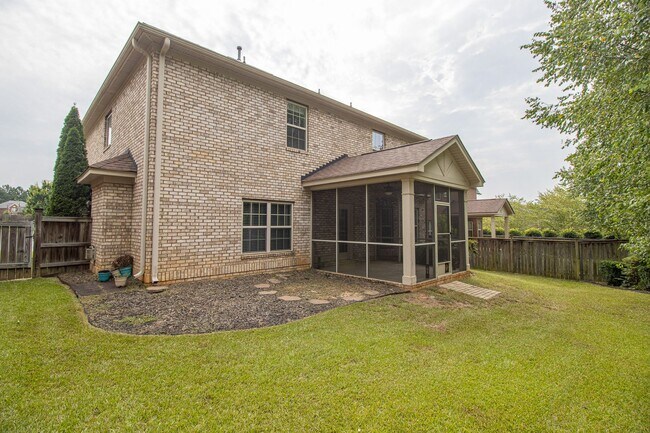 Building Photo - Elegant All-Brick 4 Bedroom Home on a Quie...