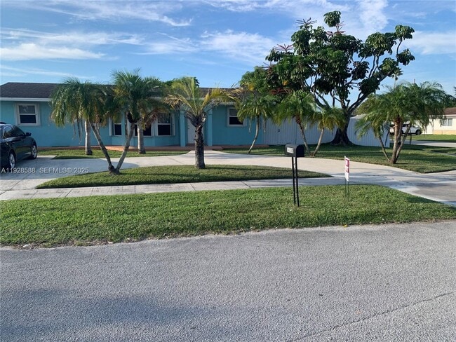 Building Photo - 14300 SW 105th Ave