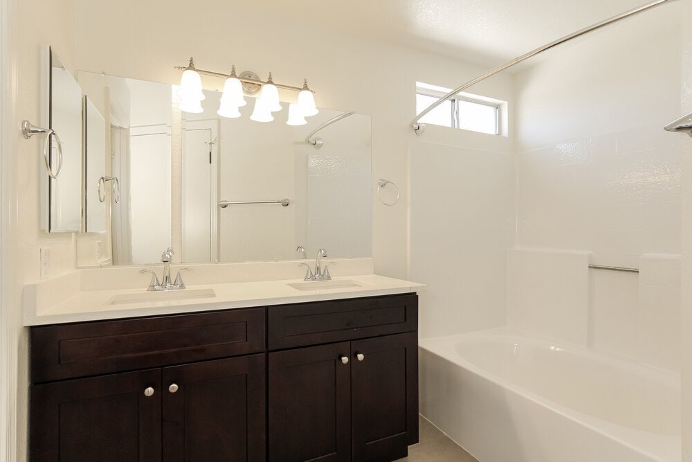 Building Photo - 7631 W Cinnabar Ave