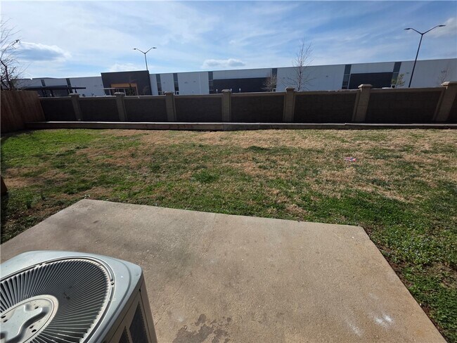 Building Photo - 2300 SE Jayel Terrace