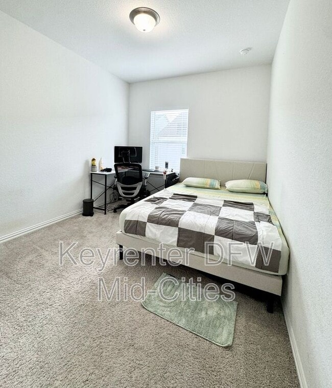 Building Photo - 9927 Tolbert St