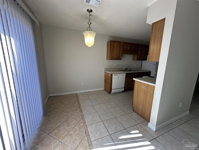 Building Photo - 676 S 72nd Ave