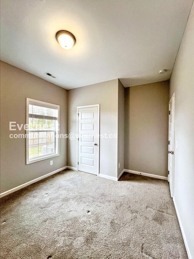 Building Photo - 1413 Pipeline Ave