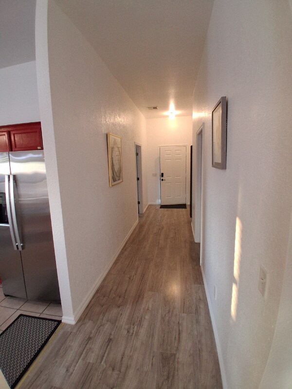 Building Photo - 2036 Cloverdale Ln