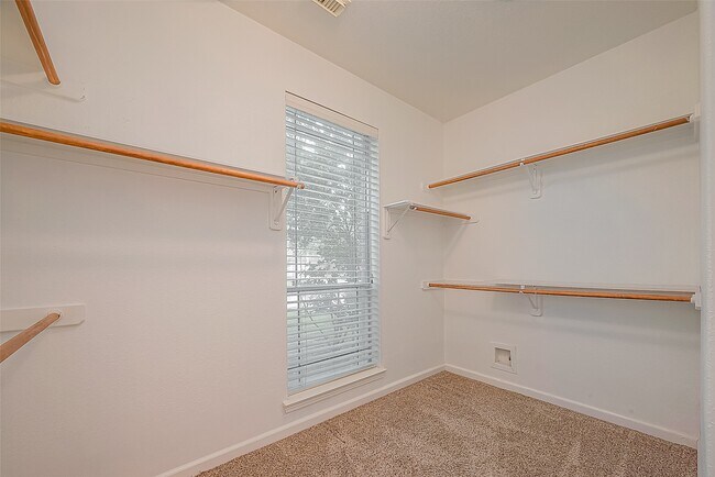 Building Photo - 3218 Twinmont Ln