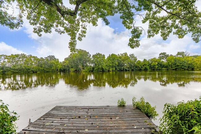 Building Photo - Beautiful Lake Home Rental in Norfolk!