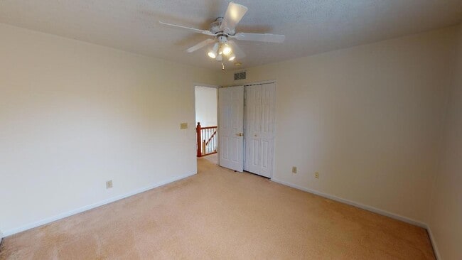 Building Photo - 6498 Ringsend Ct