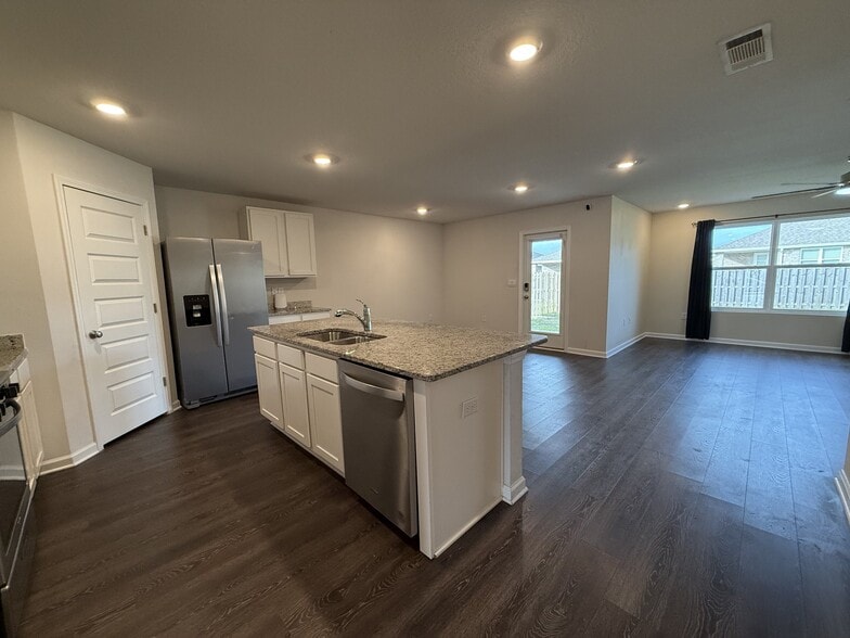 Building Photo - 4611 Reveille Wy