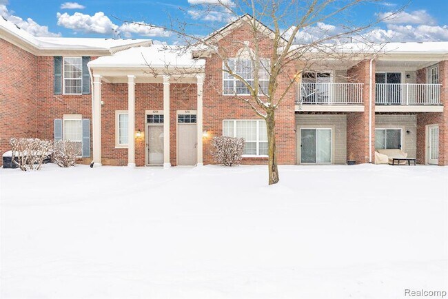 Building Photo - 8208 Chesapeake Cir