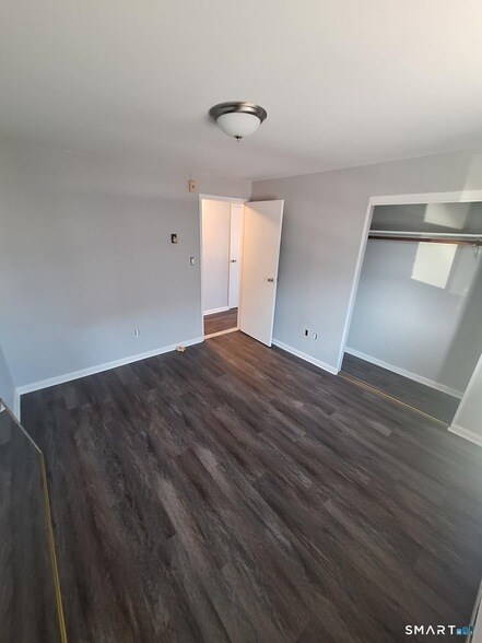 Building Photo - 217 Hollister Ave