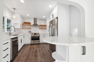 Building Photo - 1624 Verda St