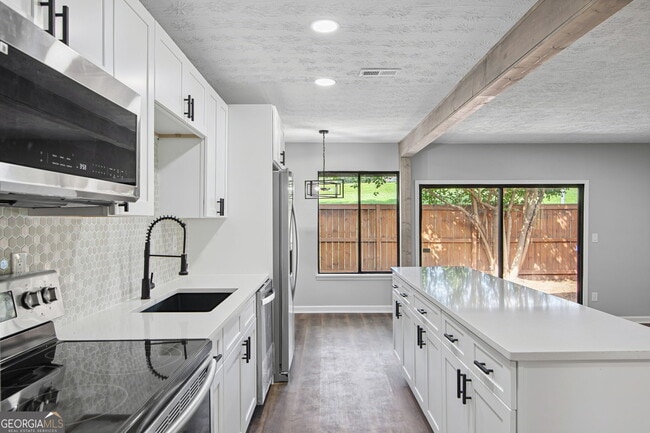 Building Photo - 3193 Nectarine Cir
