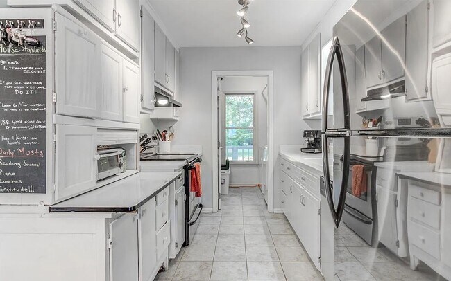 Building Photo - 2724 Quail Point Dr