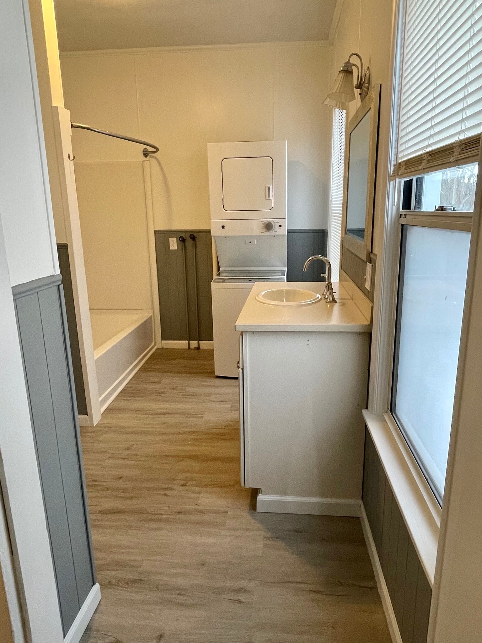 Building Photo - 128 Washington St