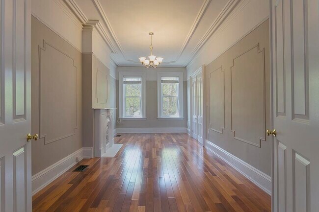 Primary Photo - 294 Pavonia Ave