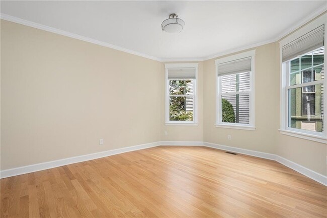 Building Photo - 597 Angell St