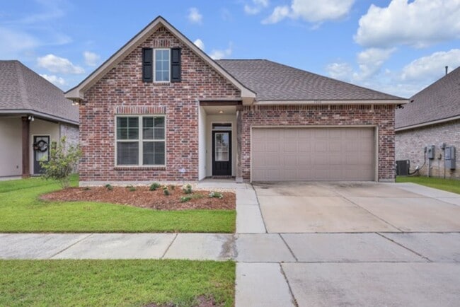 Primary Photo - 4 Bedroom House Near LSU on Burbank