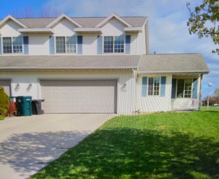 Primary Photo - 288 Manette St