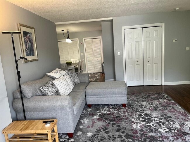 Building Photo - 313 Springbrook Cir