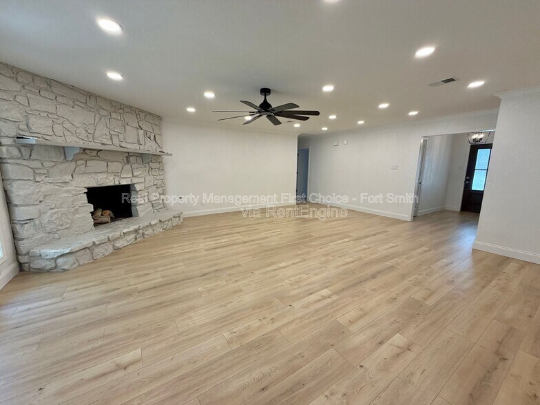 Building Photo - 10107 Old Mill Rd