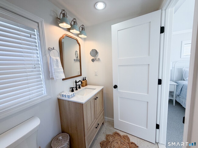 Building Photo - 18 Field Ct