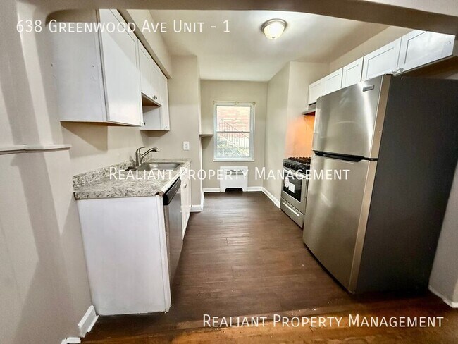 Building Photo - 638 Greenwood Ave