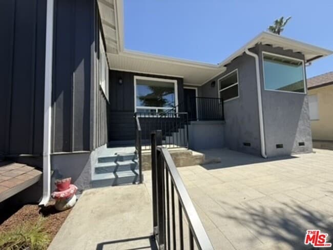 Building Photo - 3035 Highridge Rd
