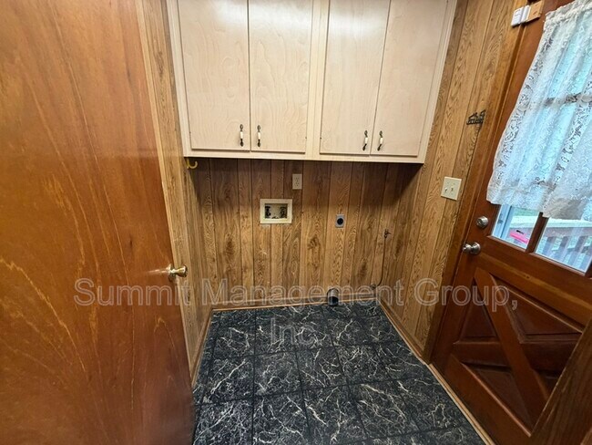 Building Photo - 200 Indian Creek Dr