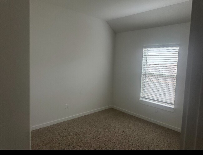 Building Photo - 19192 Cedar Lennox Cir